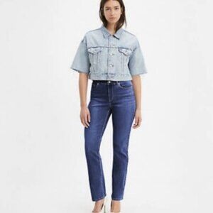 NWT Levi's Women's Classic Straight Leg Jeans - Dark Wash - Size 27/30